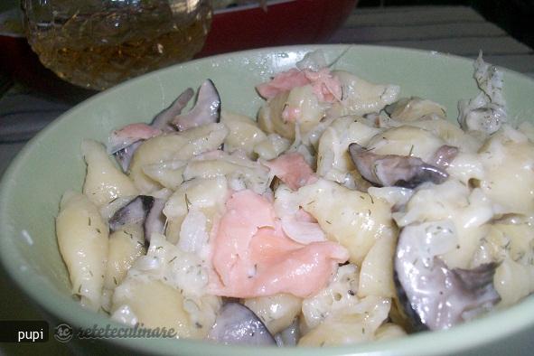 Smoked Salmon Pasta (Paste cu Somon Afumat)