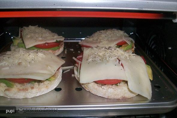 Avocado Sandwich - American Breakfast