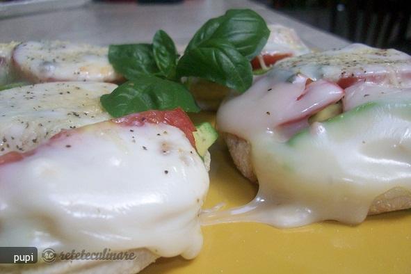 Avocado Sandwich - American Breakfast