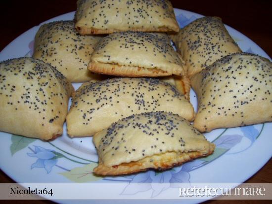 Pateuri cu branza