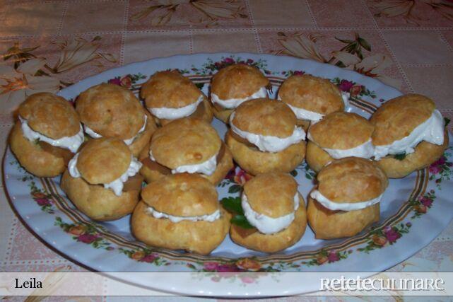 Gogosi cu Piersici si Branza