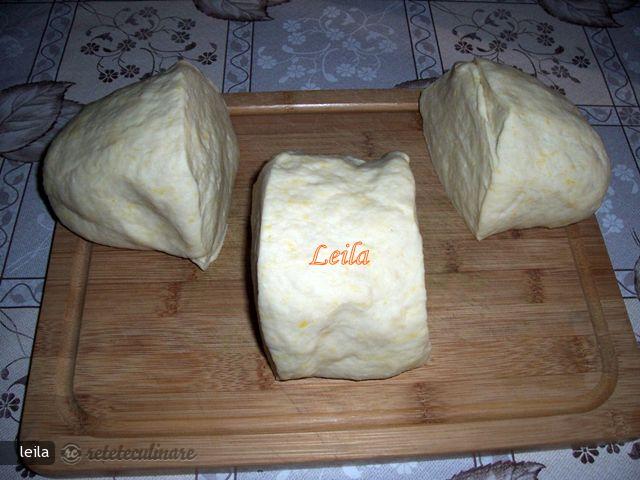 Foetaj De Casa Cu Branza Si Marar