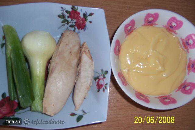 Salata de Varza cu Piept de Pui