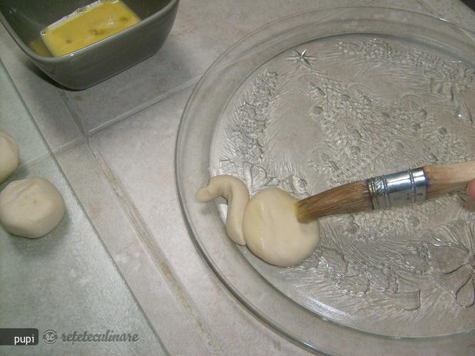 Curcani din Aluat de Paine