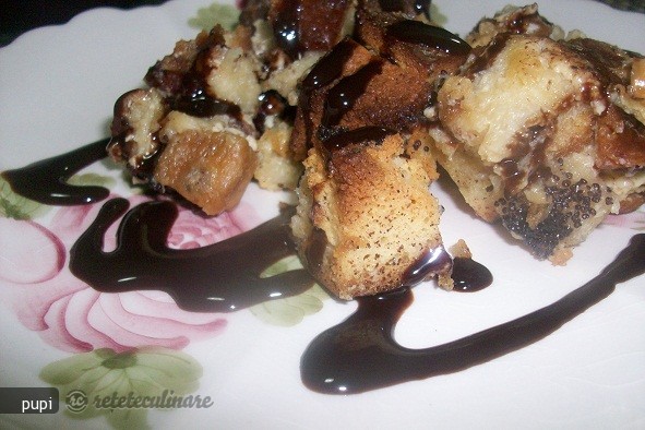 Budinca de Cozonac cu Sos Caramel (Bread Pudding)