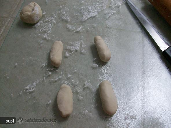 Broscute Din Aluat de Paine