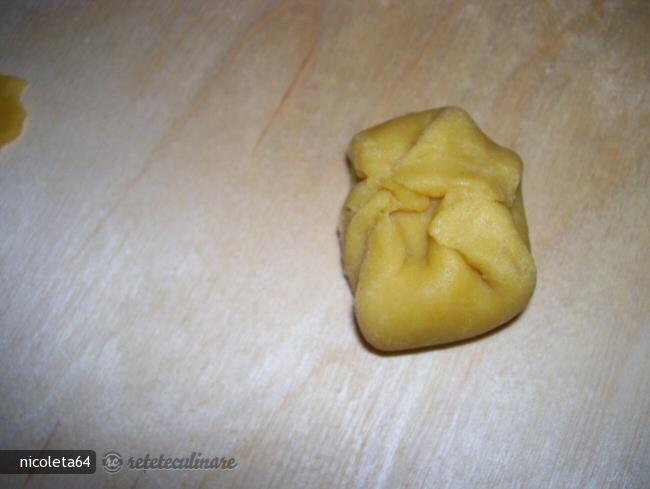 Oua Dulci Umplute