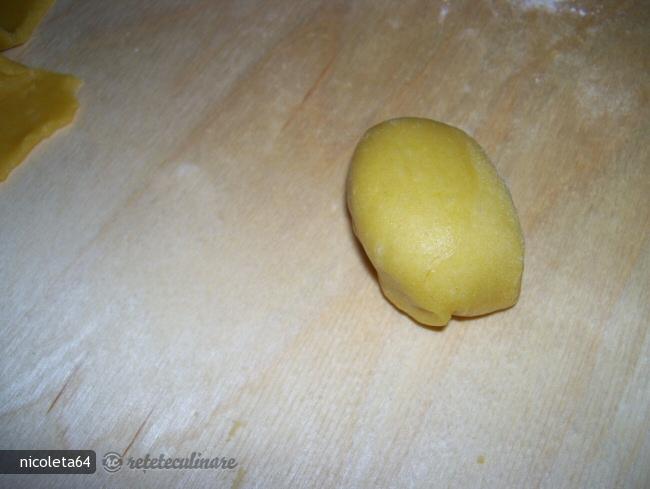Oua Dulci Umplute