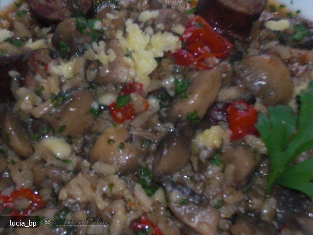 Pilaf cu Ciuperci, Carnati Afumati si Cascaval