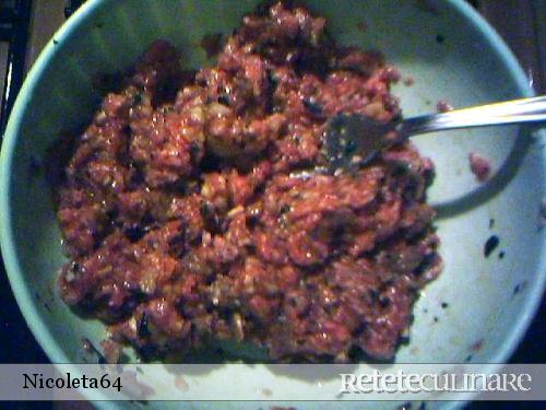 Ciuperci umplute cu carne