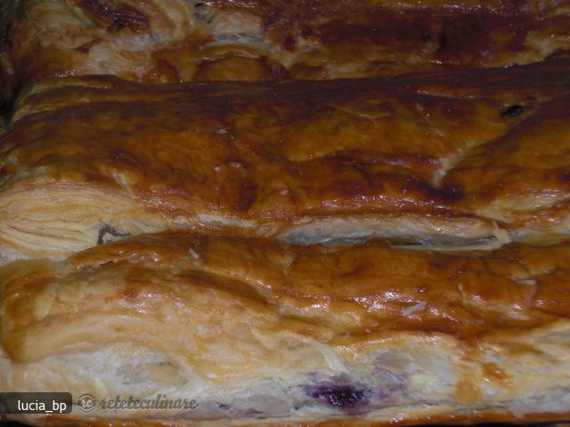 `Strudel` cu Ricotta si Afine