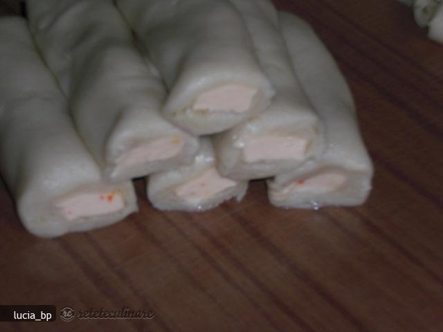 `Strudel` Aperitiv cu Branza Topita
