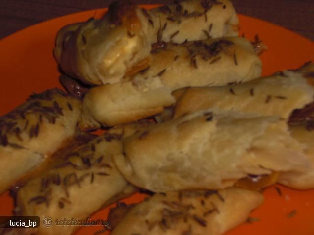 `Strudel` Aperitiv cu Branza Topita