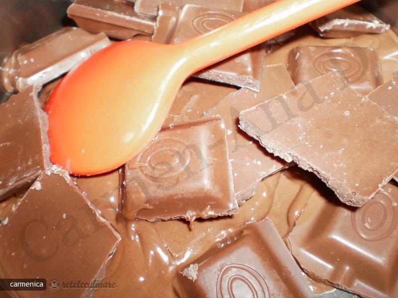 Tort cu Ciocolata cu Lapte