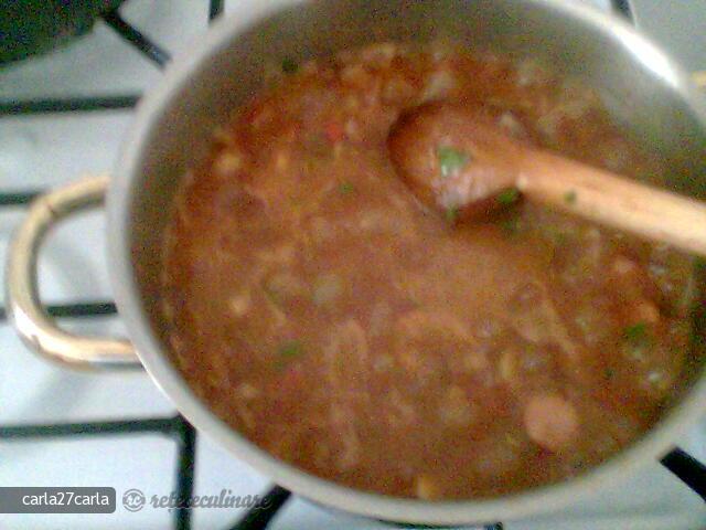 Mancarica de Legume cu Carnati Picanti