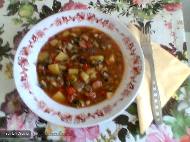 Mancarica de Legume cu Carnati Picanti