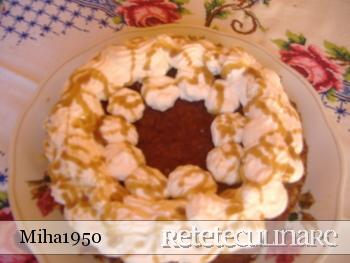 Budinca de Orez cu Mere, Caramel si Frisca