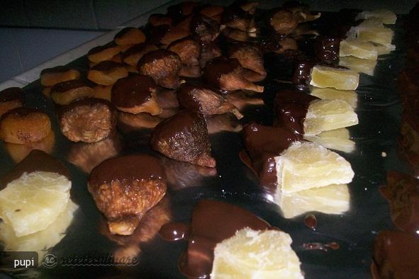 Platou cu Fructe Uscate