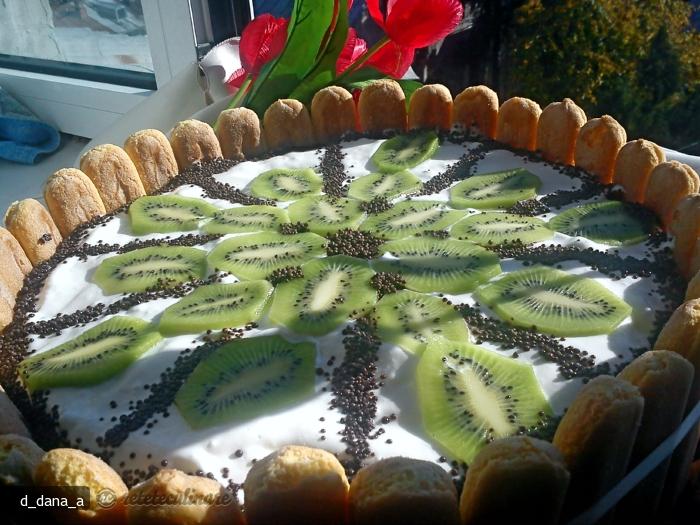 Tort Festiv cu Iaurt