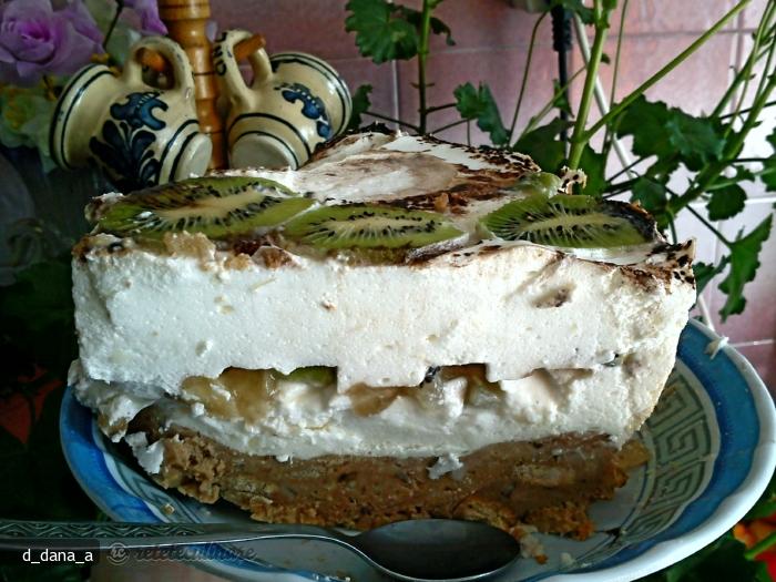 Tort Festiv cu Iaurt