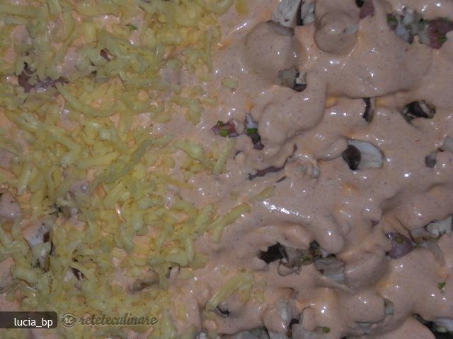 Carne de Porc Picanta cu Ciuperci, la Cuptor