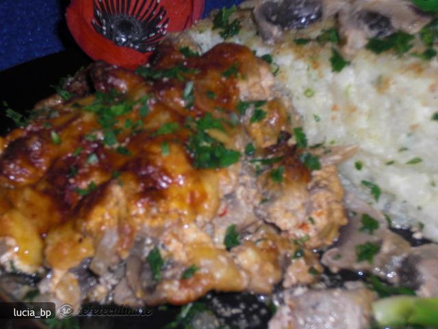 Carne de Porc Picanta cu Ciuperci, la Cuptor