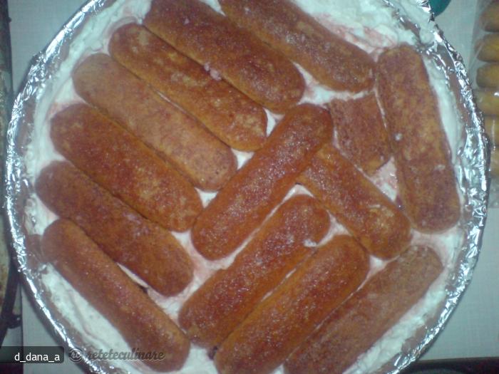 Tort de Frisca cu Visine