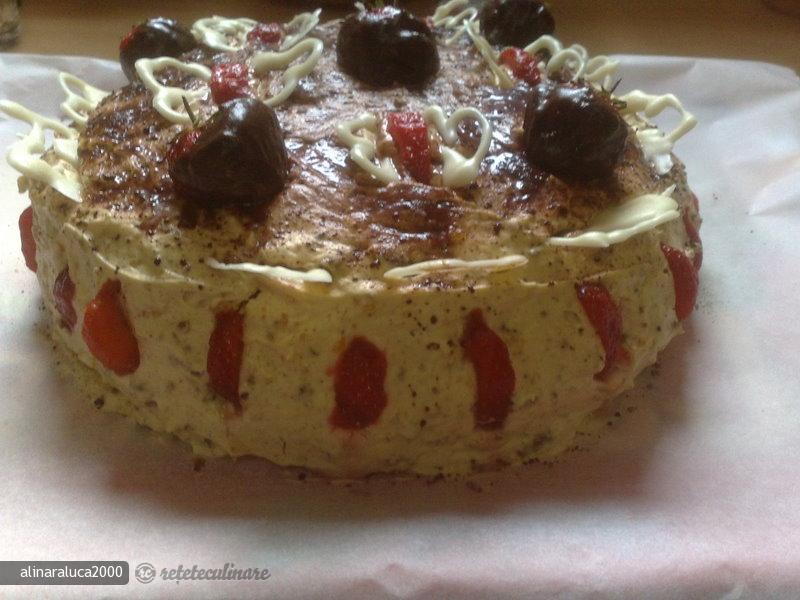 Tort cu Capsuni si Migdale