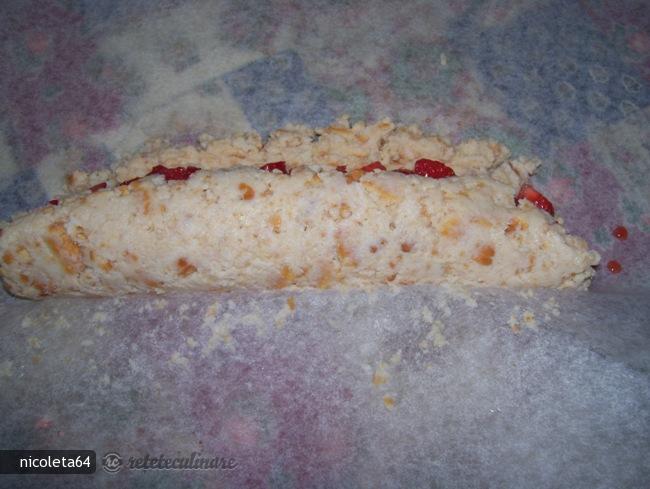 Rulada de Ricotta cu Biscuiti, Cocos si Capsuni