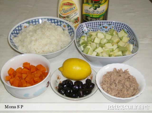 Salata de ton cu orez si legume