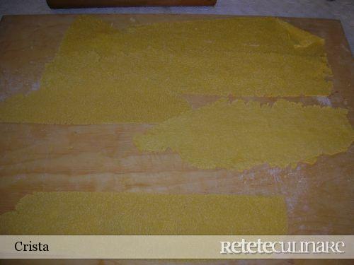 Cappelletti umpluti cu brinza - in supa