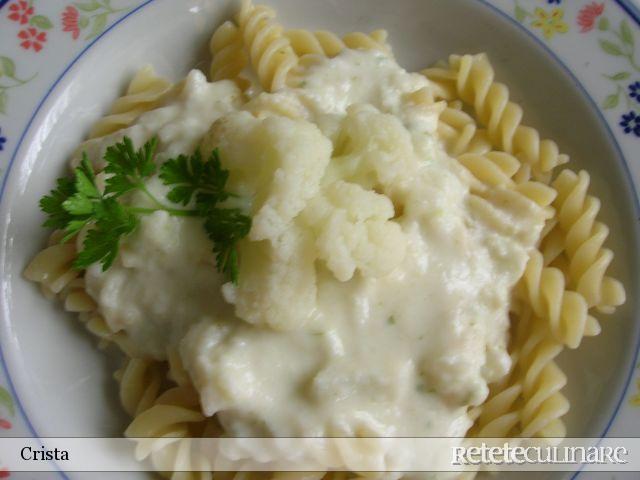 Paste cu sos de conopida