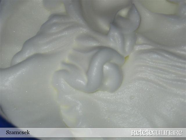 Tort cu crema suhaida