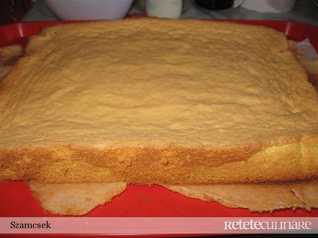 Tort cu crema suhaida