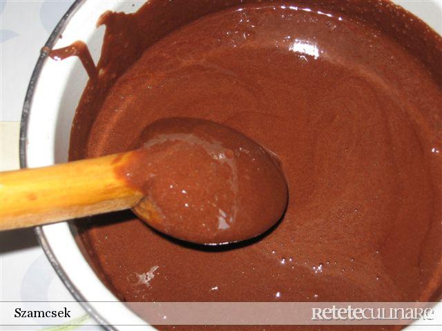 Tort cu crema suhaida