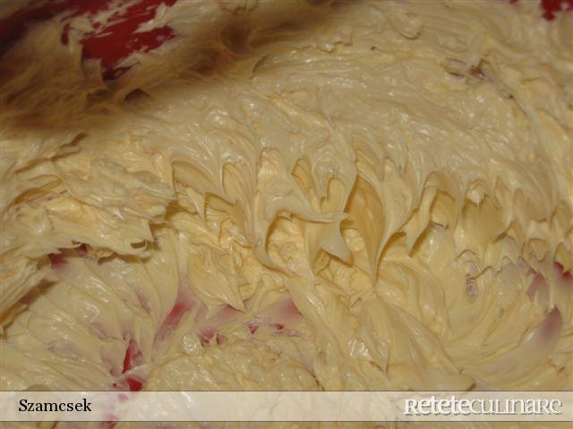 Tort cu crema suhaida