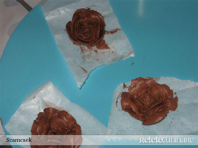 Tort cu crema suhaida