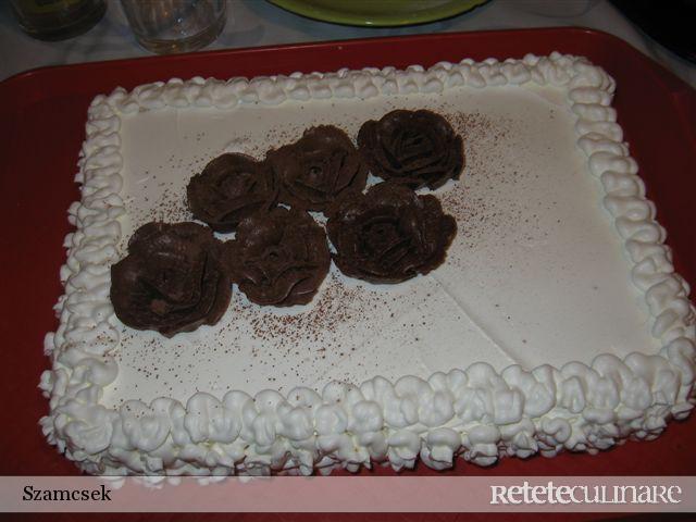 Tort cu crema suhaida
