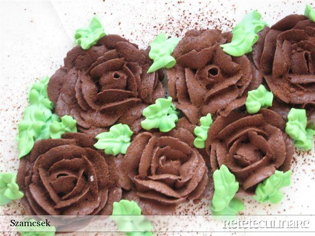 Tort cu crema suhaida