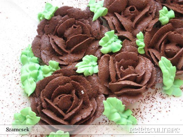 Tort cu crema suhaida