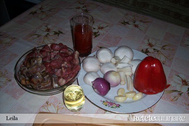 Tochitura olteneasca cu mamaliguta
