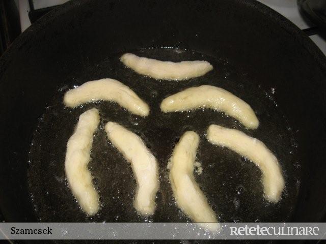 Reţetă de preparare a papanaşilor cu mac