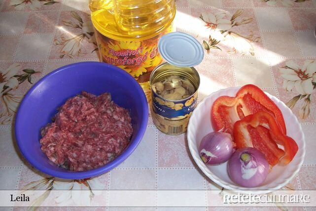 Musaca de pireu cu carne si ciuperci
