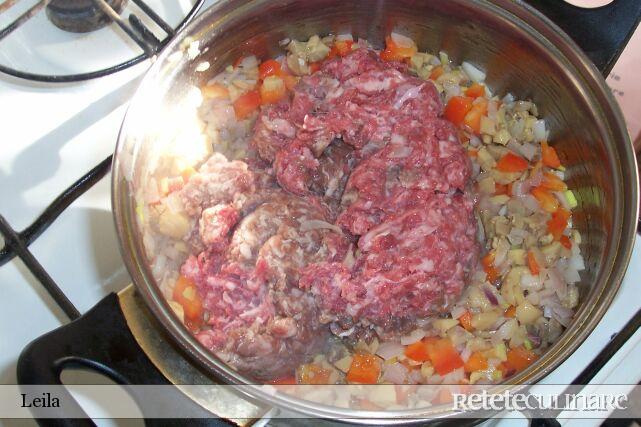 Musaca de pireu cu carne si ciuperci