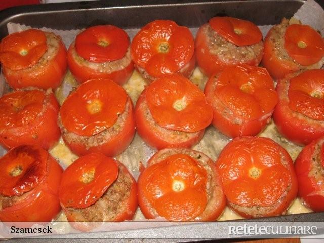 Rosii umplute cu carne si orez