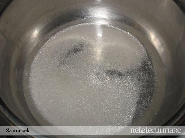 Salam de biscuiţi reţetă cu foi de napolitană