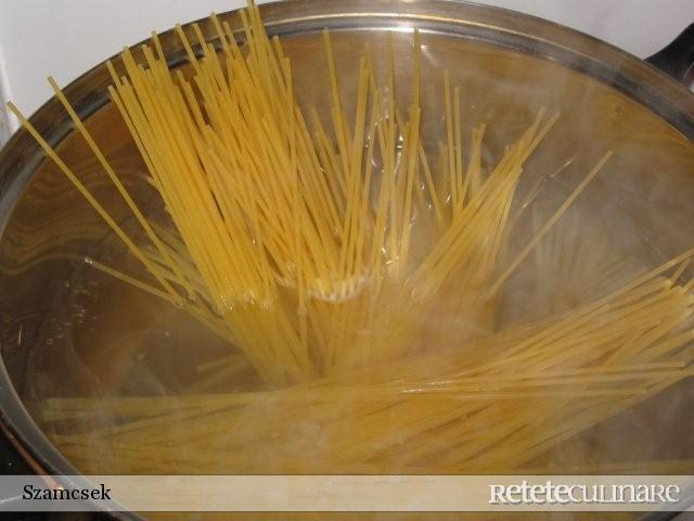 Spaghetti cu sos