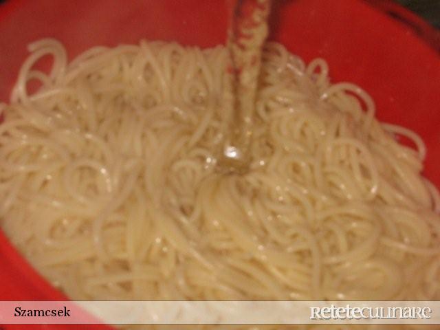 Spaghetti cu sos