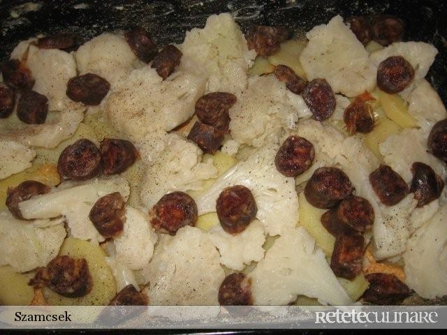 Conopida gratinata cu cartofi si carnat