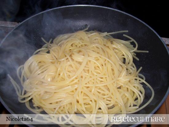Spaghete Cu Pesmet, Rosii Uscate Si Hamsii